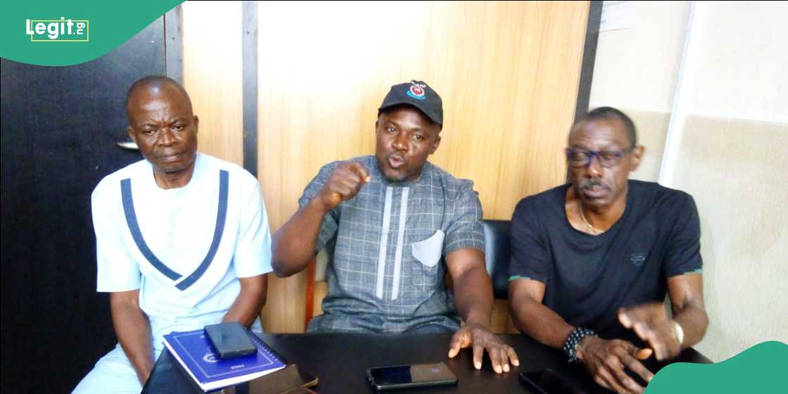 Union leaders addressing journalists in Awka over unresolved salary disputes. Union leaders addressing journalists in Awka over unresolved salary disputes.
