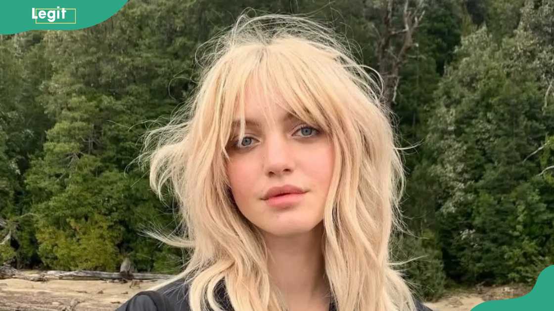 Blonde shaggy