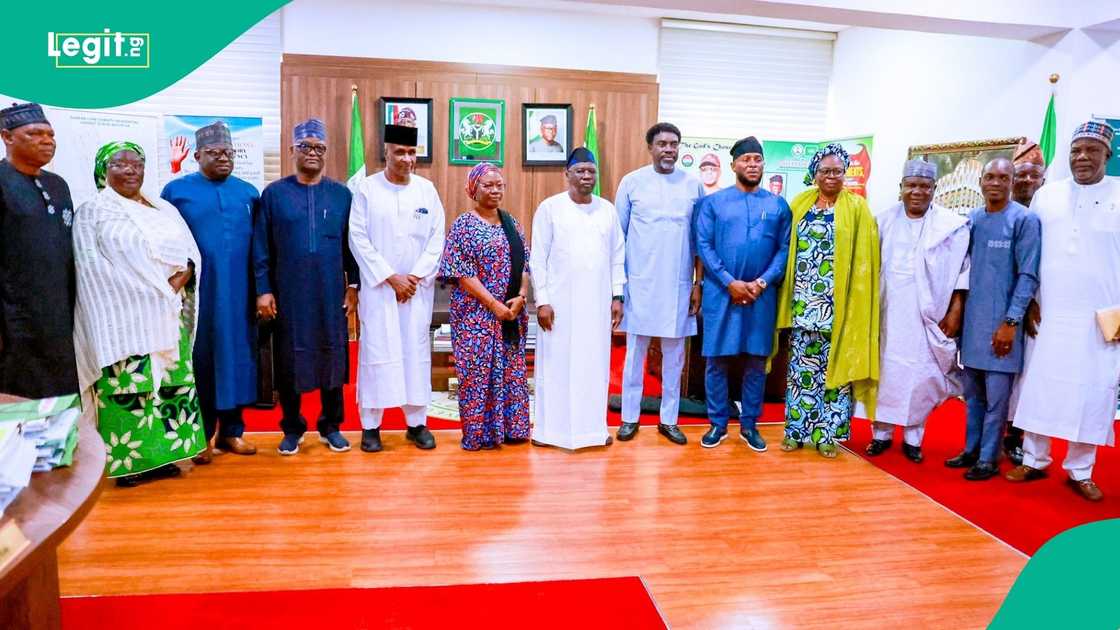 Adamawa governor inks ₦80bn deal to strengthen electricity distribution and improve mobility in the state.